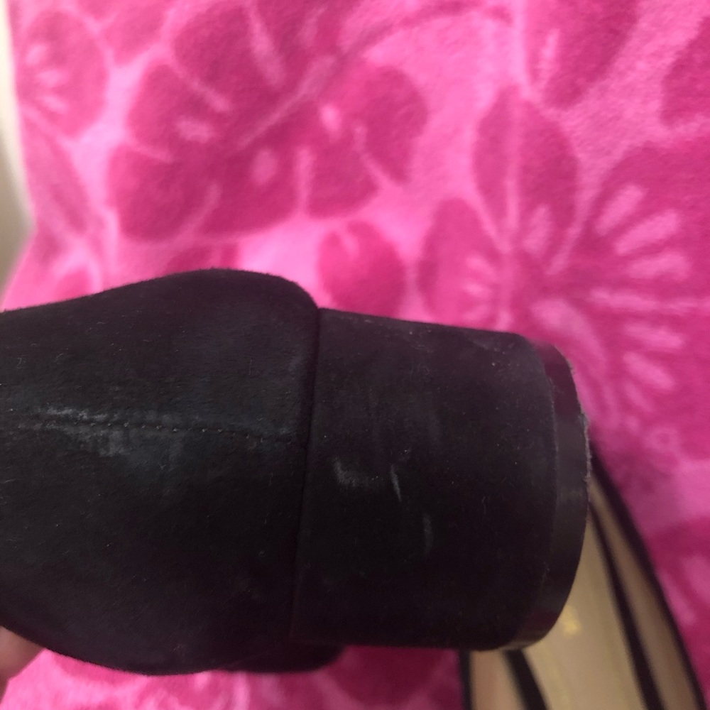 Shoes - Picture 5 of 7